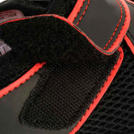 حذاء الرياضات المائية - أسود في أحمر