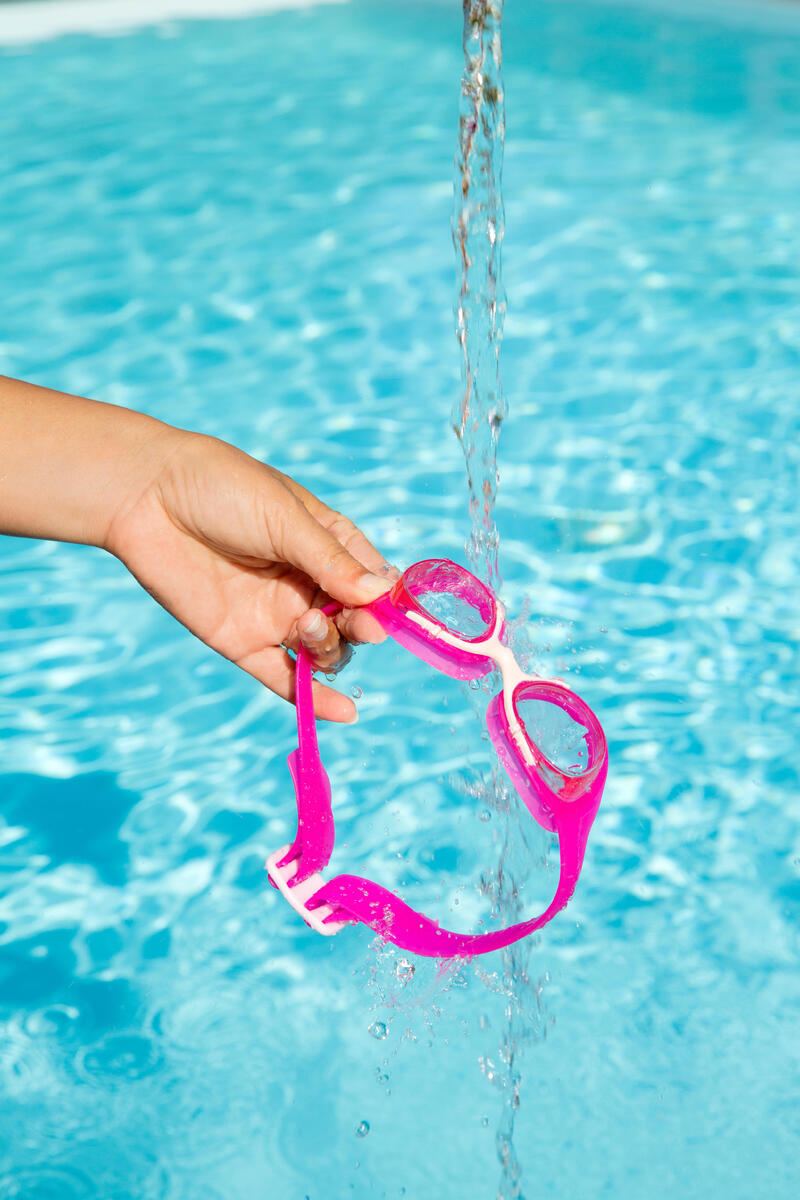 Como conservar os óculos de natação