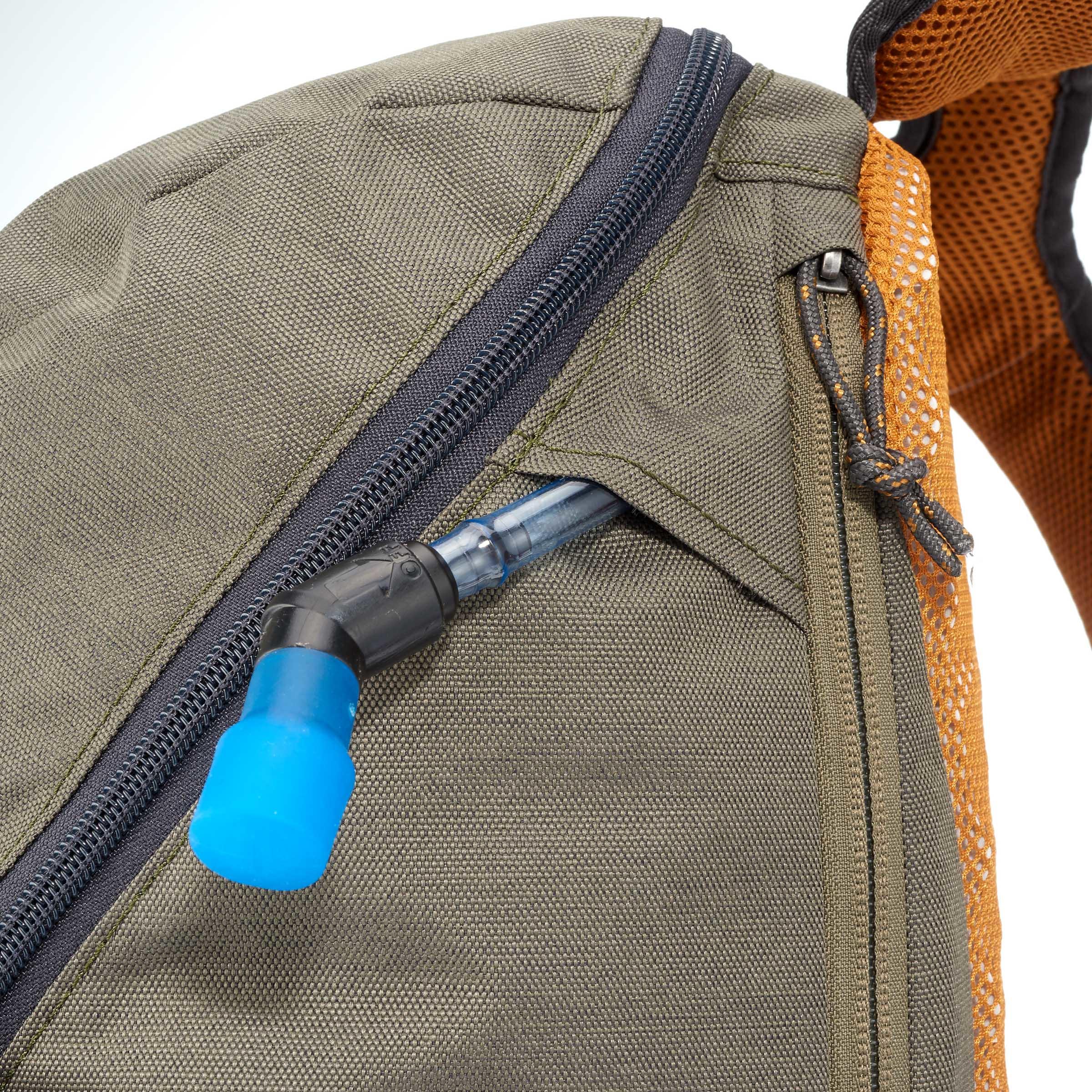 backpack without zipper
