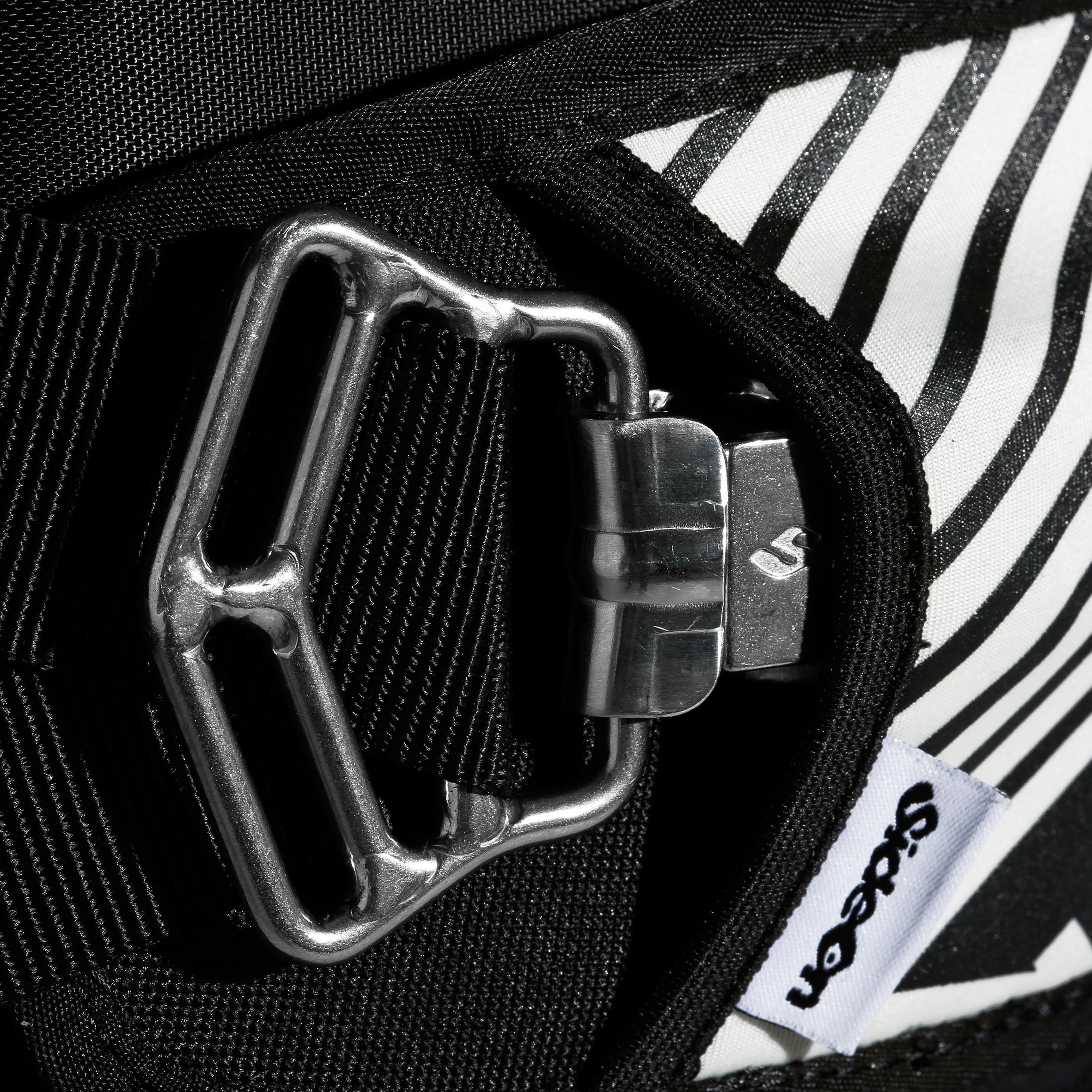 SIDE ON Trapéz Thermo Diamond Head L · záber 10