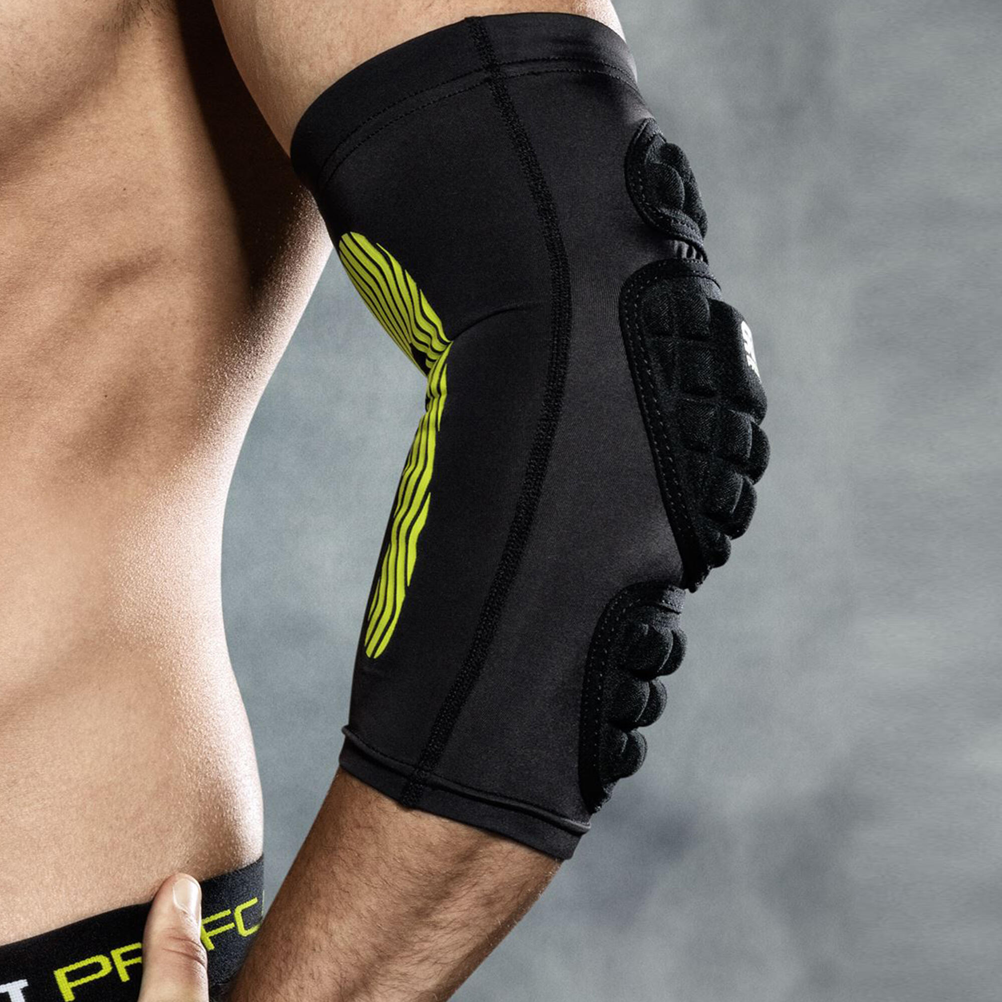 Select Compression könyökvédő, fekete akciós termékkép 1