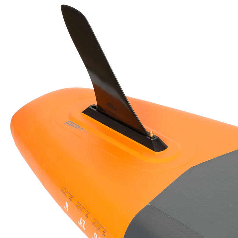 Šroub s maticí na uchycení ploutvičky paddleboardu