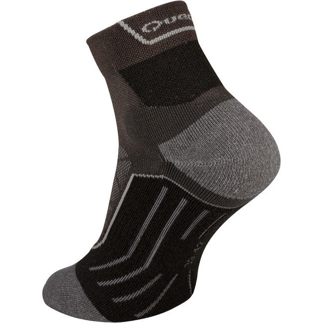 Mid-Length Mountain Hiking Socks. MH 900 2 Pairs - Black