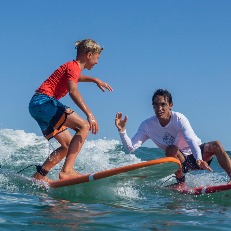 CUM SĂ ALEGI UN ȘORT DE SURF PENTRU BĂRBAȚI