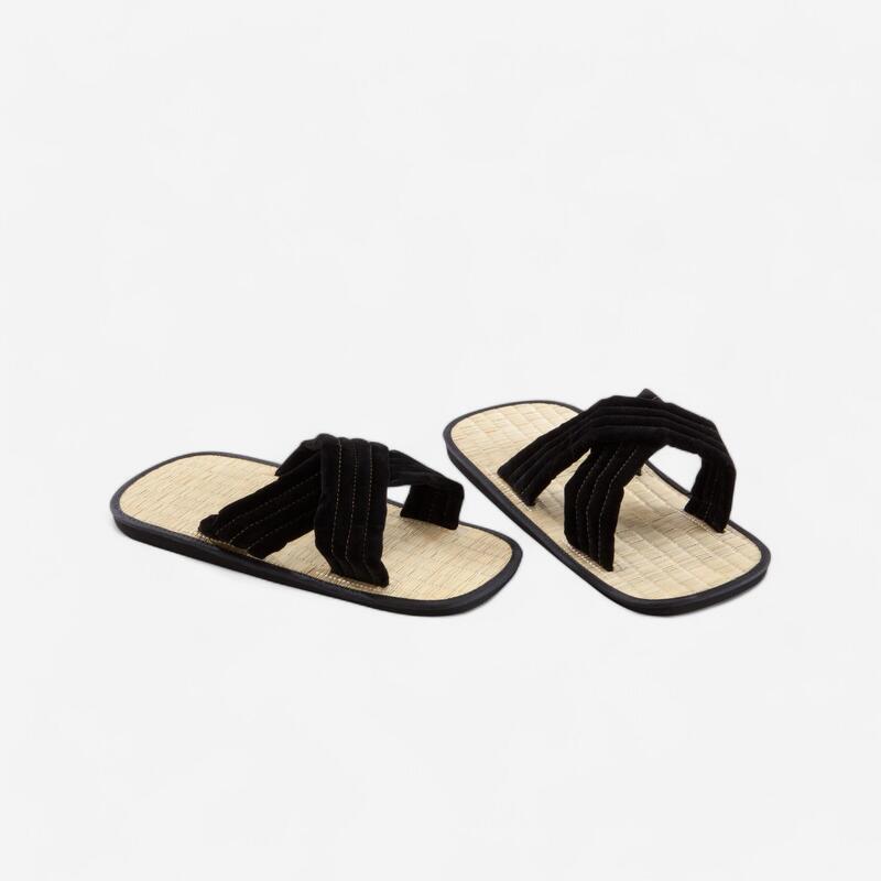 Zoorie et chaussons de karaté
