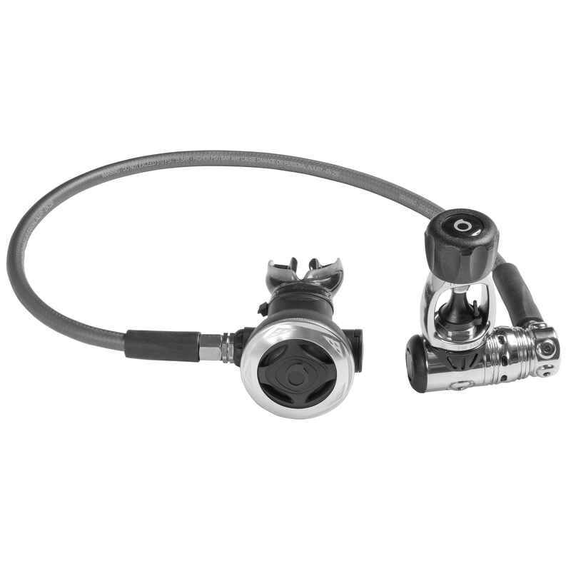 SCD 500 INT (Yoke) Diving Regulator with a balanced piston first stage