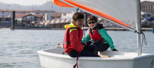 挑選適合你孩子的帆船服飾