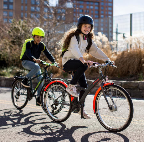 velo_ville_fille_garçon velo_ville_fille_garçon