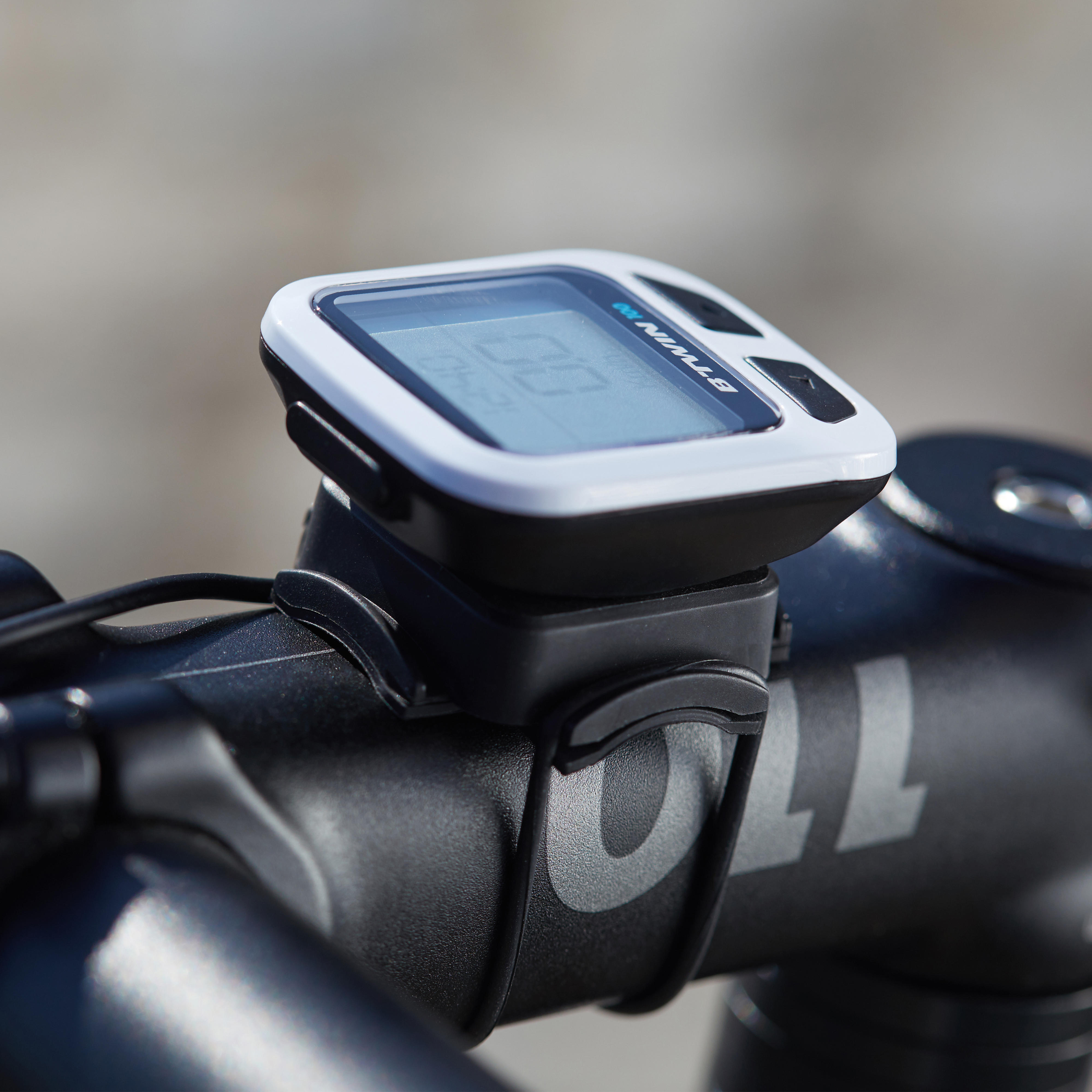 100 Wired Cyclometer Decathlon
