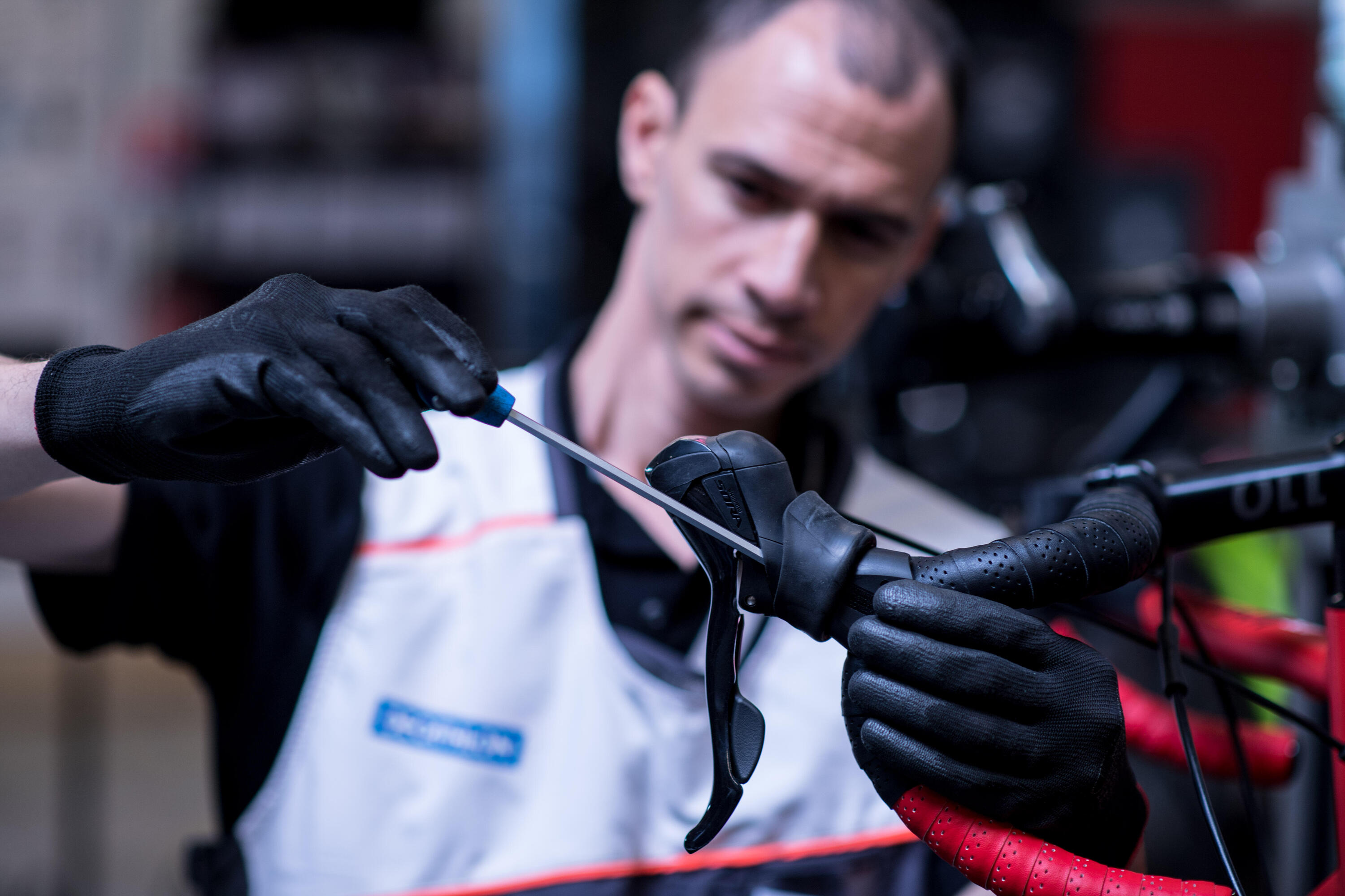 WORKSHOP Vervangen van een remgreep van een racefiets of van een schakel-remcombinatie.