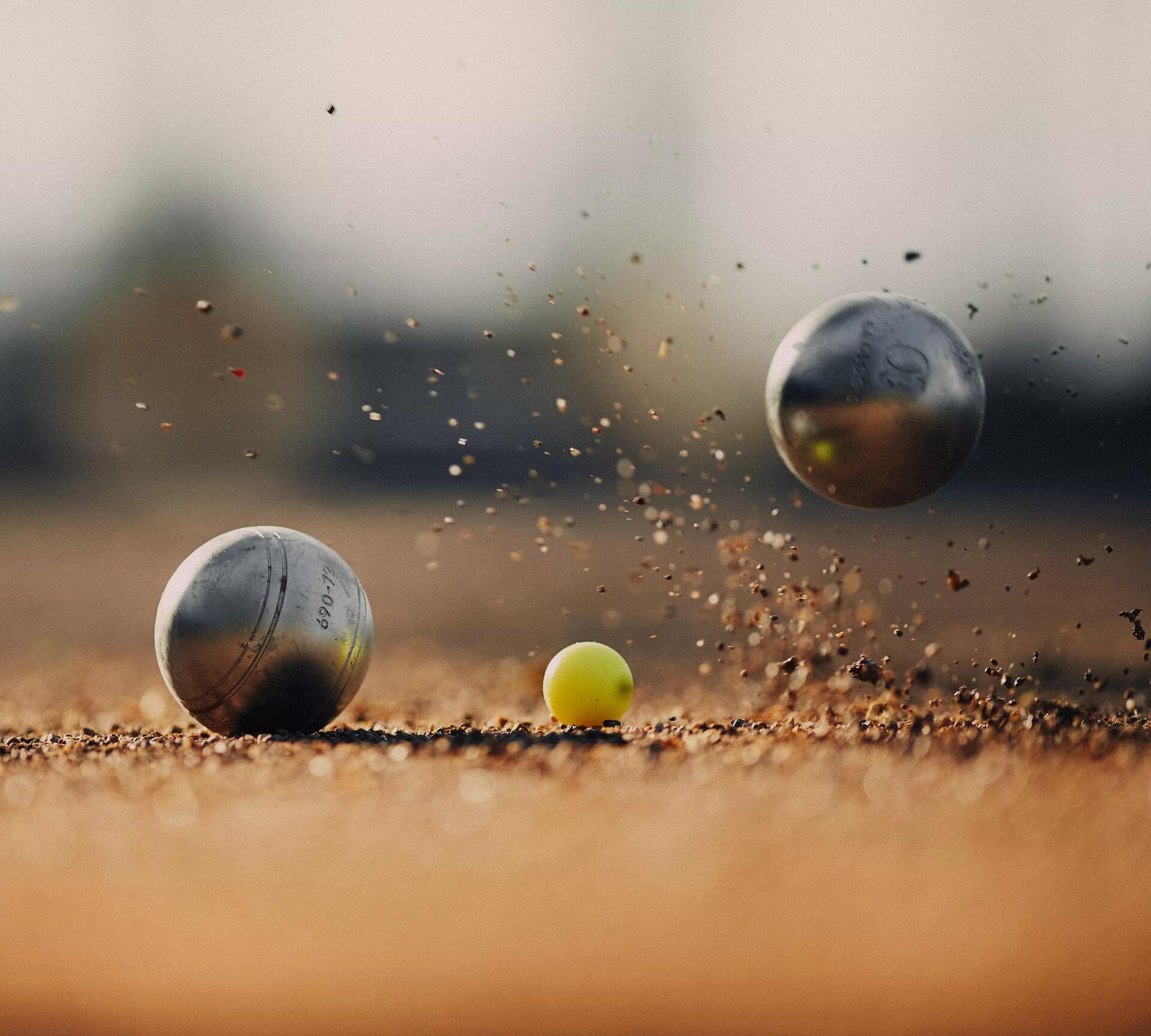 Comment choisir ses boules de pétanque ?