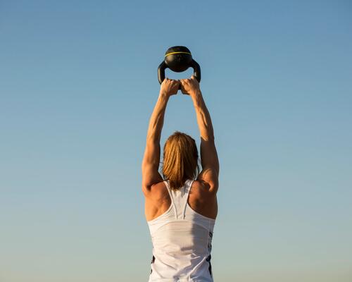 Le kettlebell swing : un exercice complet aux multiples bienfaits