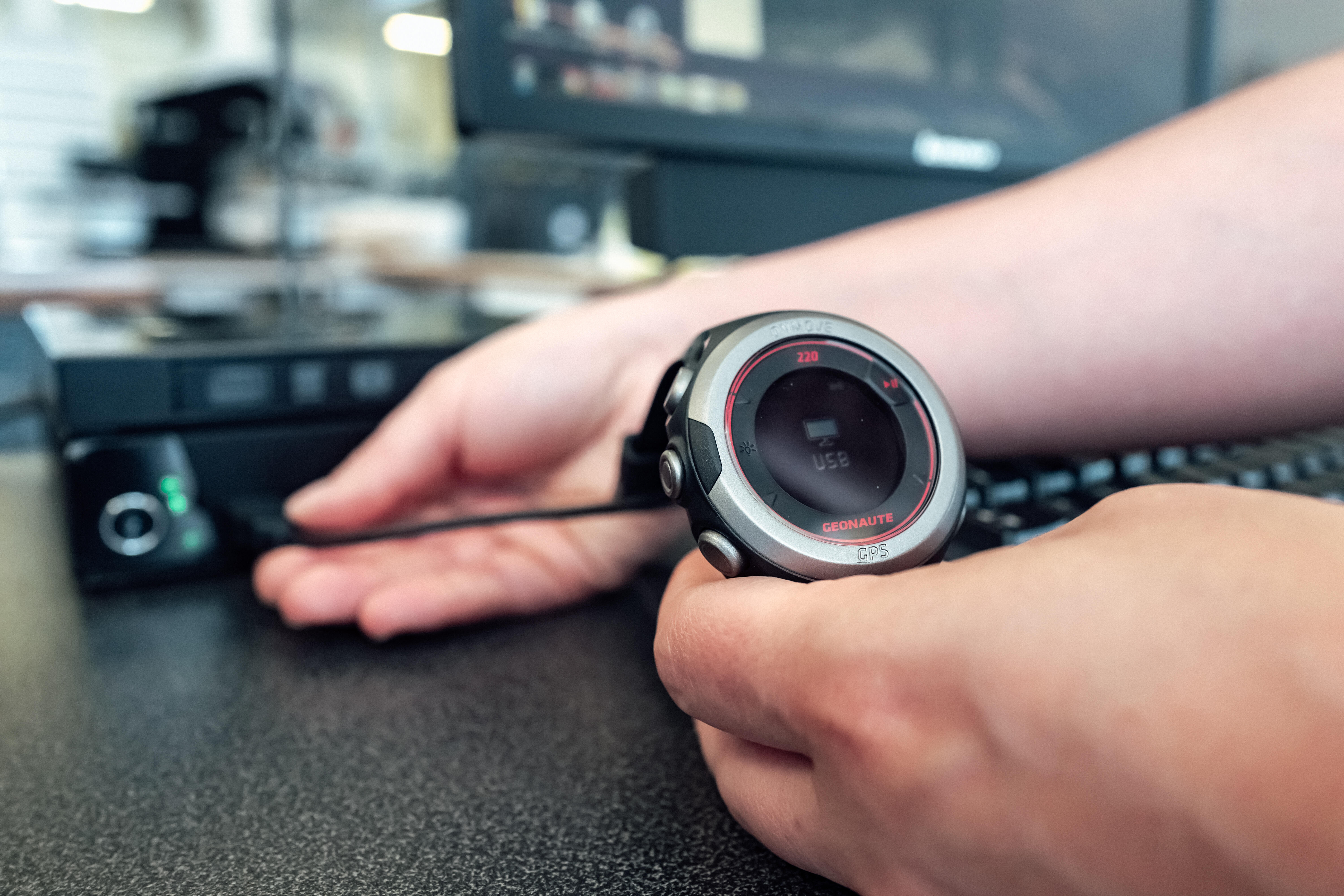 Mise à jour du micrologiciel des montres et accessoires électroniques - WORKSHOP