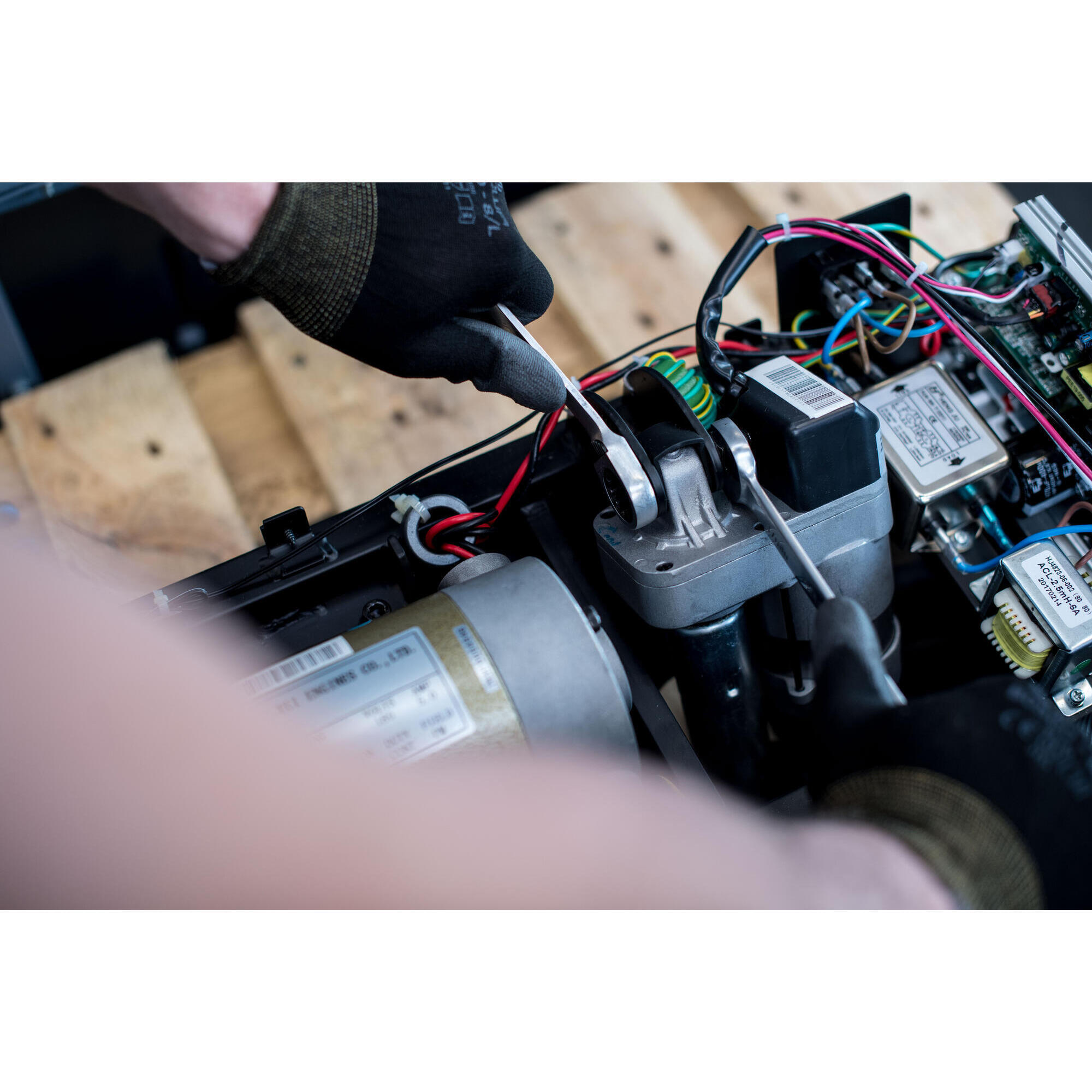 WORKSHOP Austausch des Neigungsmotors deines Laufbands