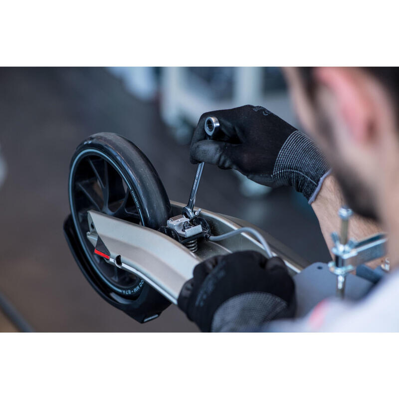Wartung und Reparatur des Scooters