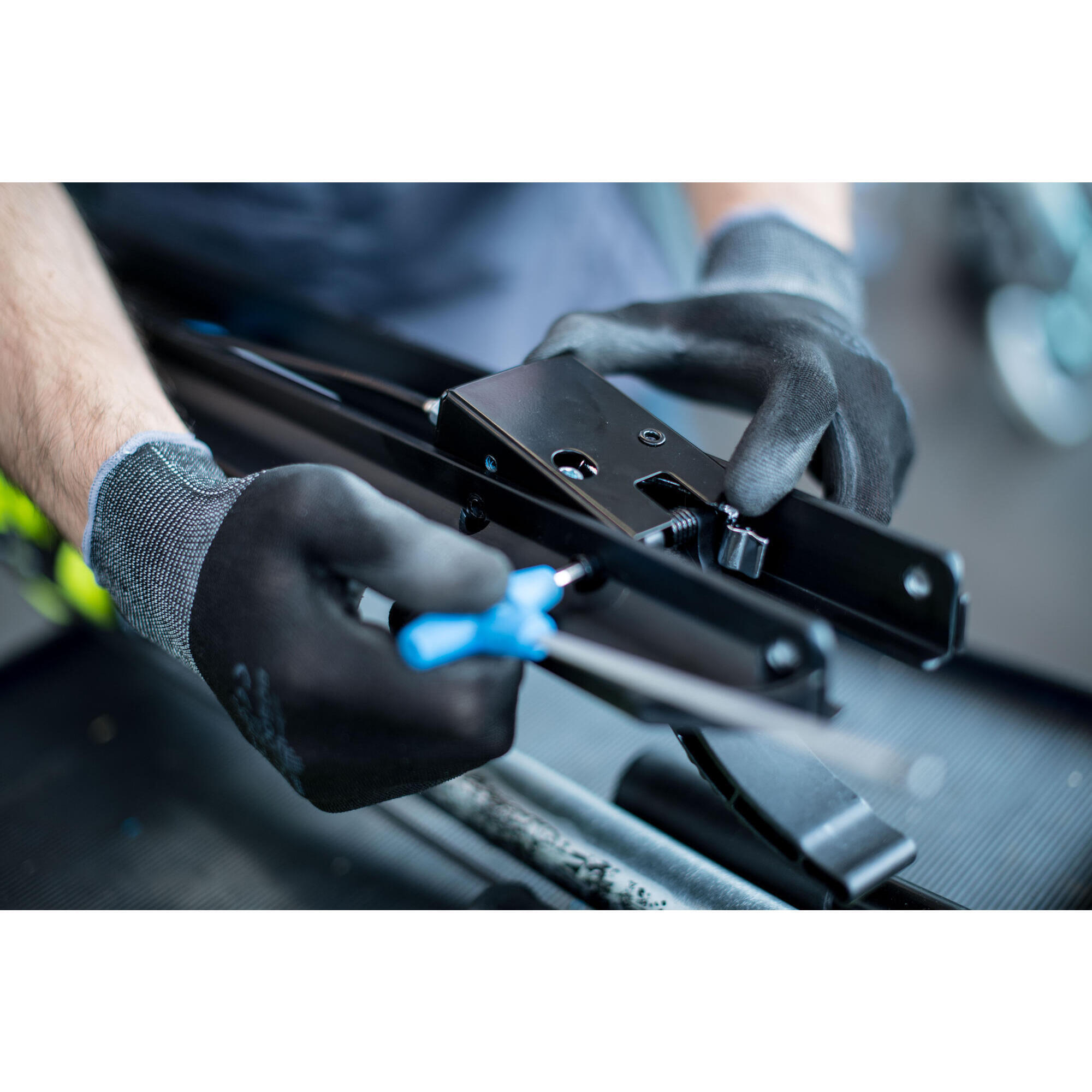 Play 5 and Mid 5 scooter brake cover replacement - WORKSHOP