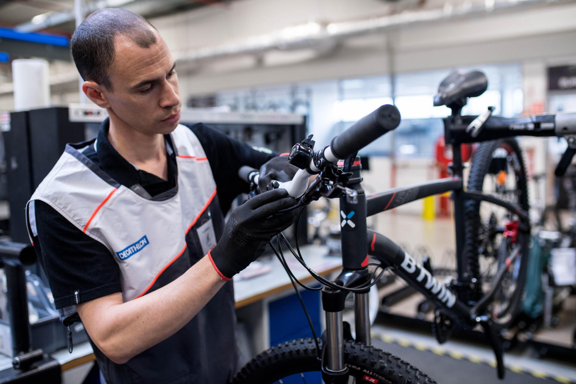 Cycle Repair Decathlon Free Bike Service Van Rysel RCR-F Pro Road