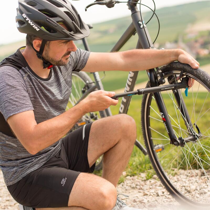 Hoe een fietspomp gebruiken?