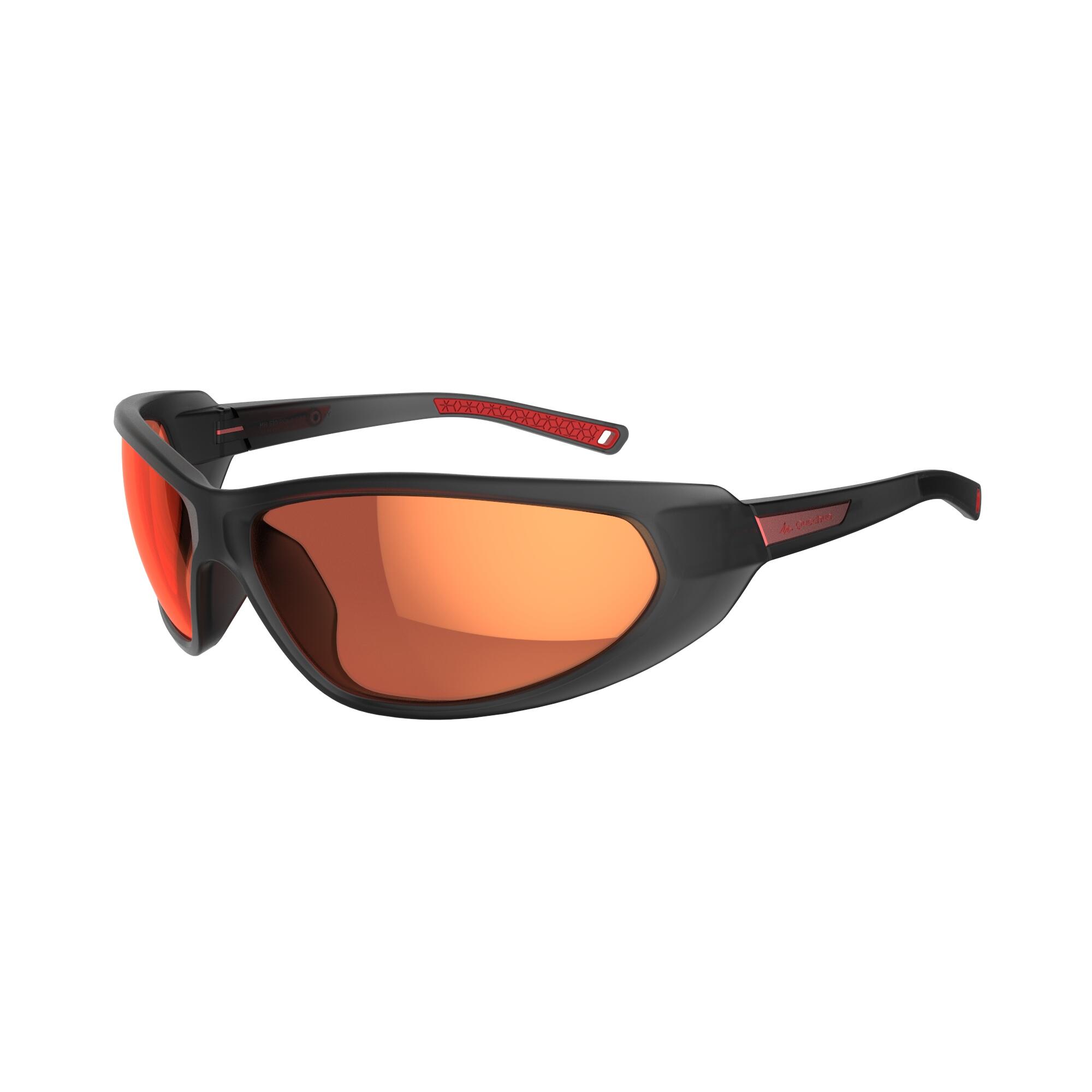 Quechua Wandelzonnebril Voor Volwassenen Mh550 Grijsrood Polariserend Categorie 4 quechua kopen in de aanbieding Quechua Wandelzonnebril Voor Volwassenen Mh550 Grijsrood Polariserend Categorie 4 quechua kopen in de aanbieding