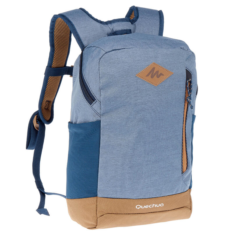 Mochila pequeña de montaña y trekking NH500 |