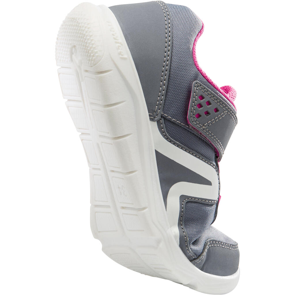 Chaussure enfant à scratch noire PW 100