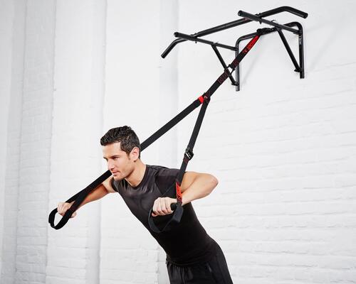 DEZVOLTAREA MUSCULATURII: CE EXERCIȚII SĂ FACEŢI CU BARA DE TRACȚIUNE?
