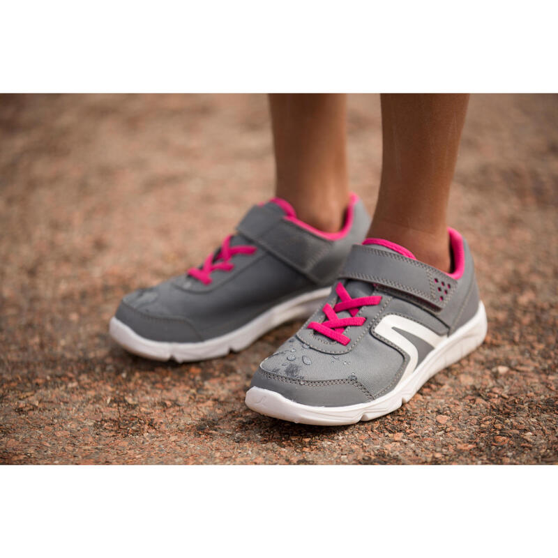 Zapatilla marcha con tira adherente Niños PW 100 gris
