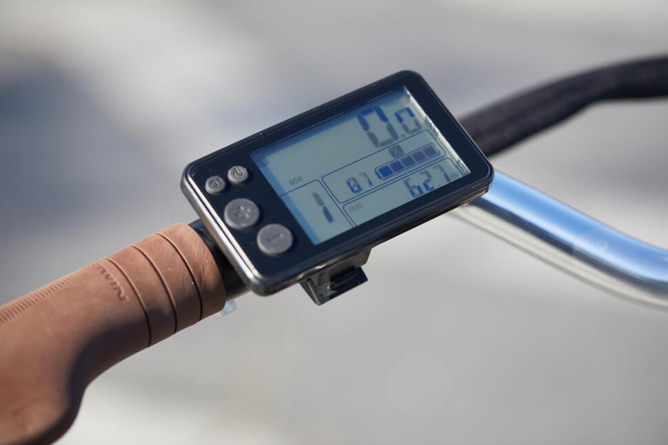 Rower elektryczny miejski Elops 900E wysoka rama