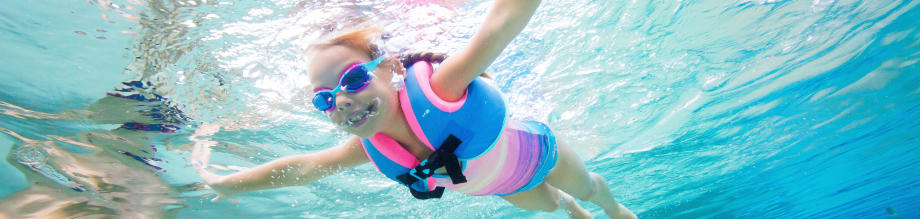 éveil aquatique enfant apprendre à mettre la tête sous l'eau éveil aquatique enfant apprendre à mettre la tête sous l'eau