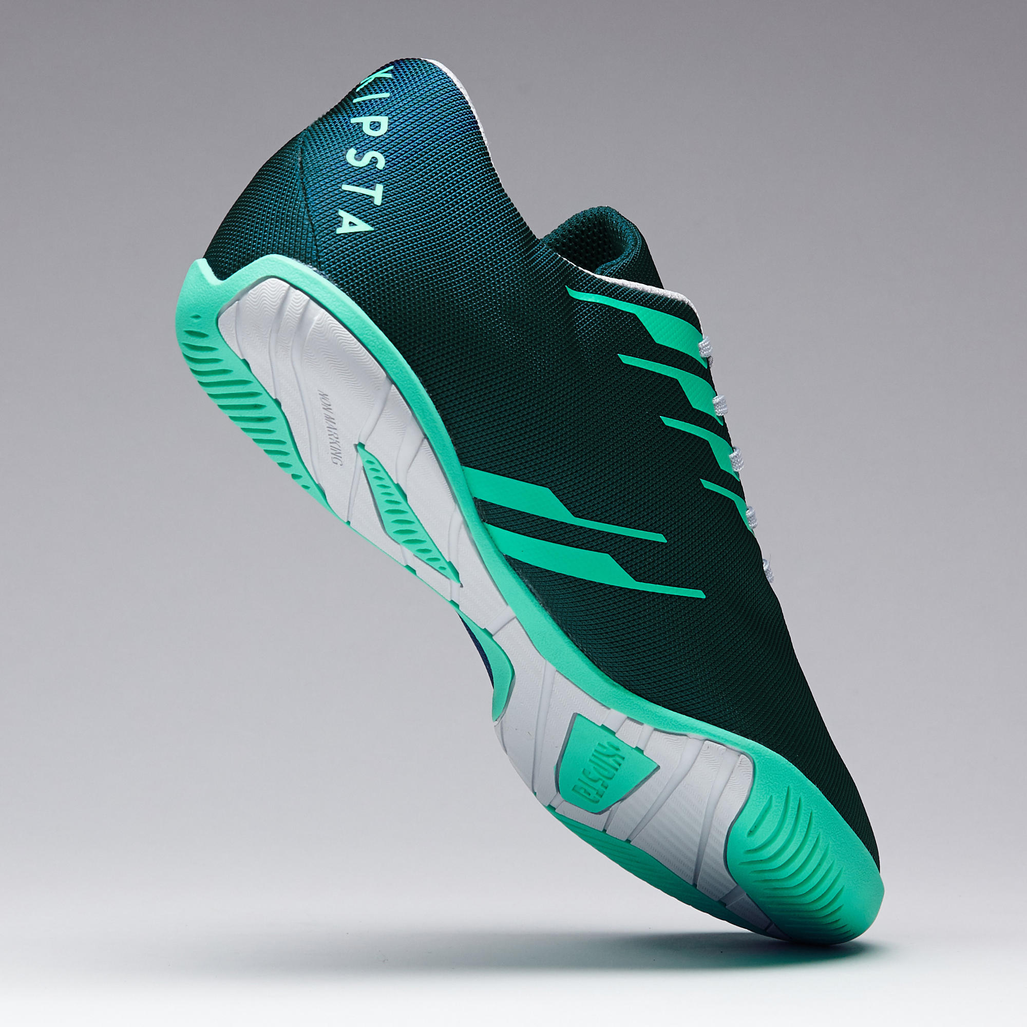 CLR 300 Adult Futsal Trainers - Green 9/16