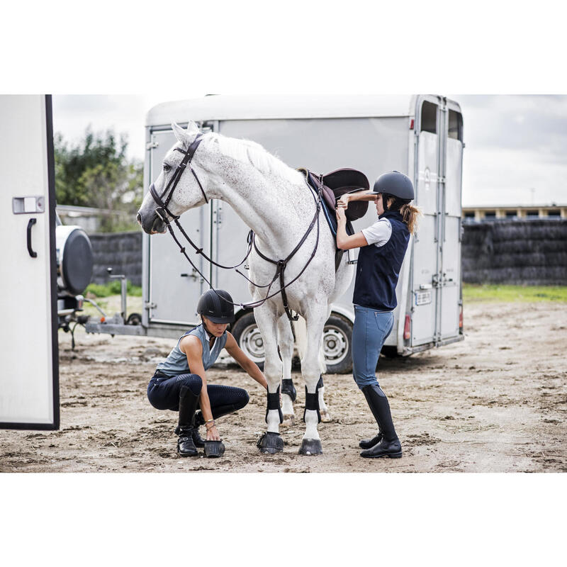 8 tips om je paard op te laden in de trailer