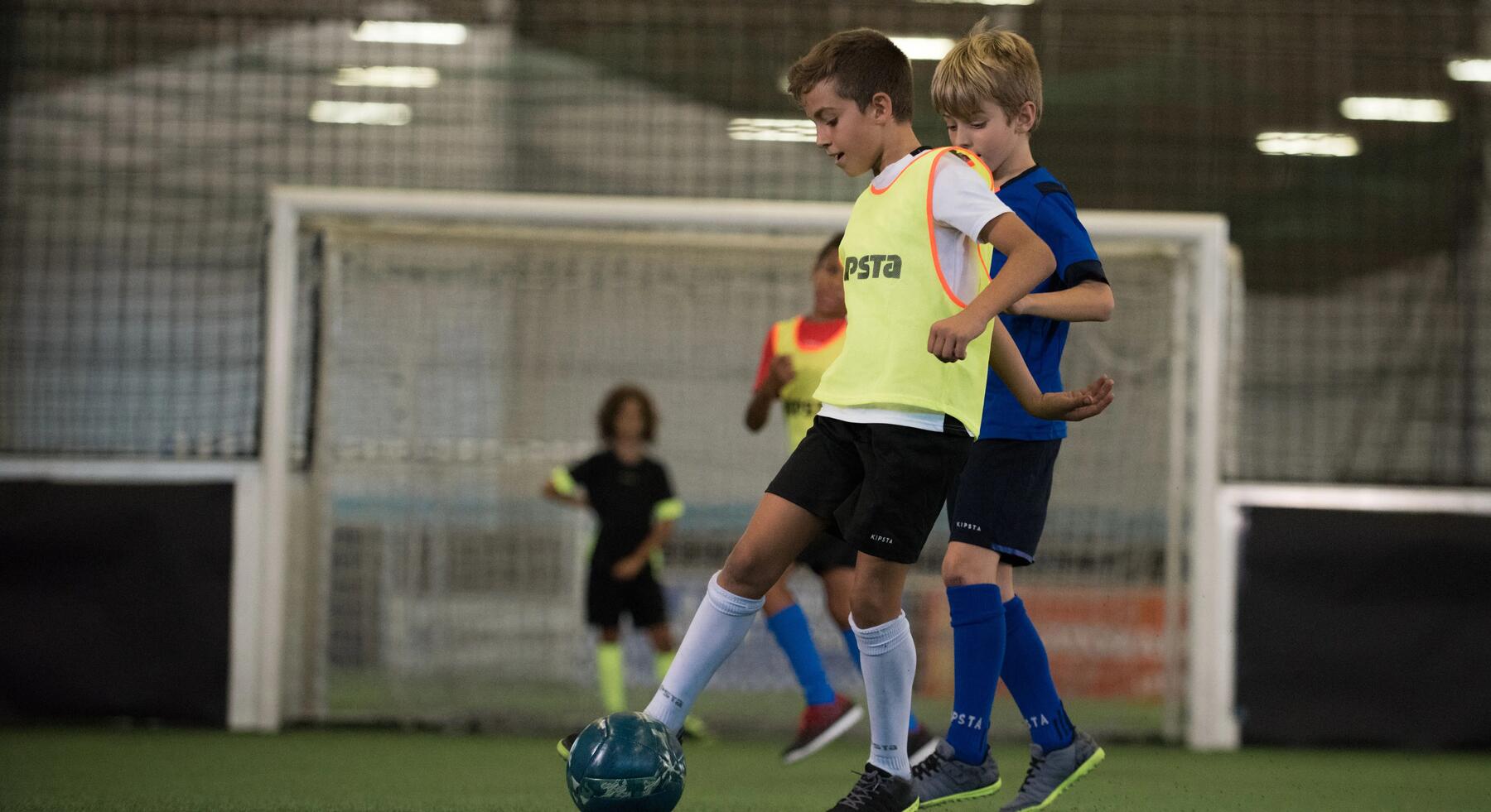 Comment choisir son ballon de Foot 5 pour terrain synthétique ?