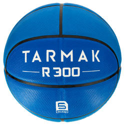 Ballon de basket enfant R300 taille 5 bleu. Résistant.
