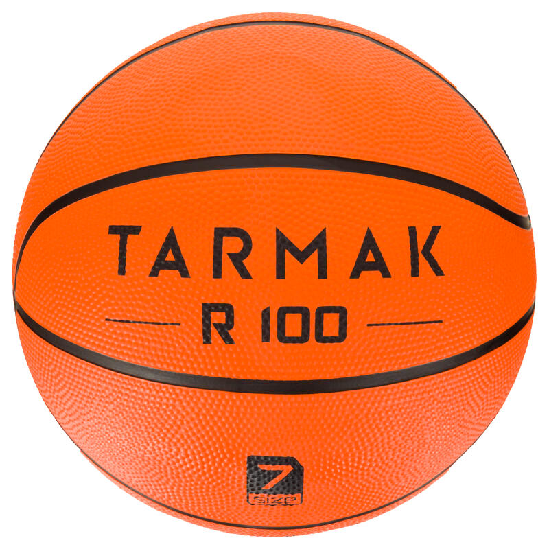 Ballon de basket adulte R100 taille 7 orange. Résistant. Pour débuter.