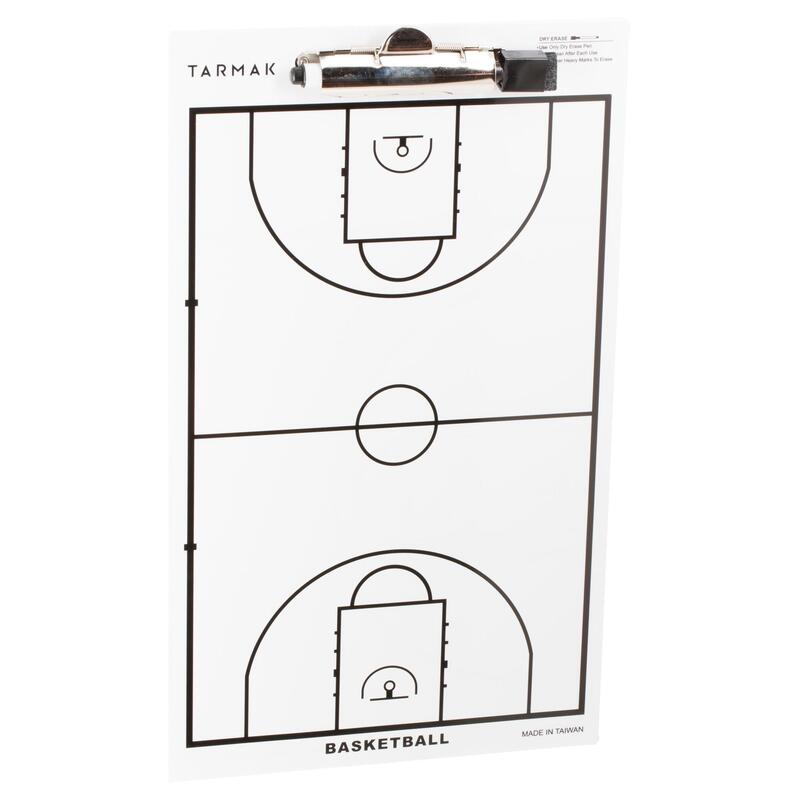 Tablette d'entraîneur de basketball Tarmak avec feutre effaçable.