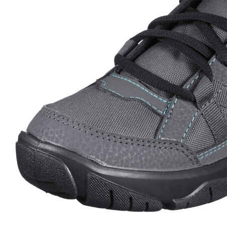 حذاء طويلMH100 Mid  للسيدات للمشي لمسافات طويلة في لطبيعة- لون رمادي في أزرق