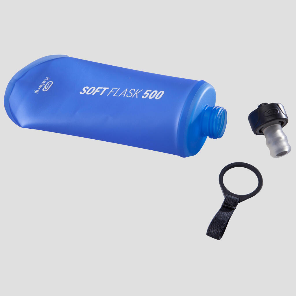 Modra fleksibilna plastenka za vodo za tek po brezpotjih (500 ml)