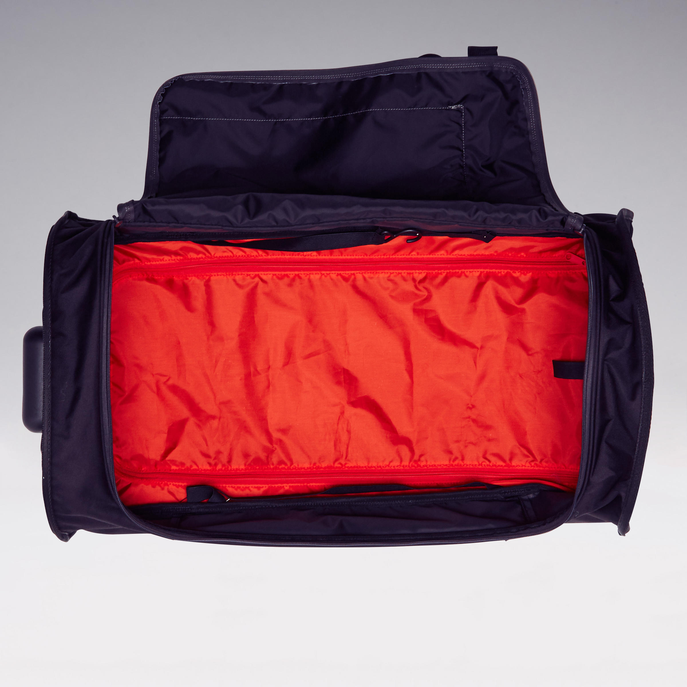 Club 100 70L 2-wheel travel bag with shoe compartment  5/9