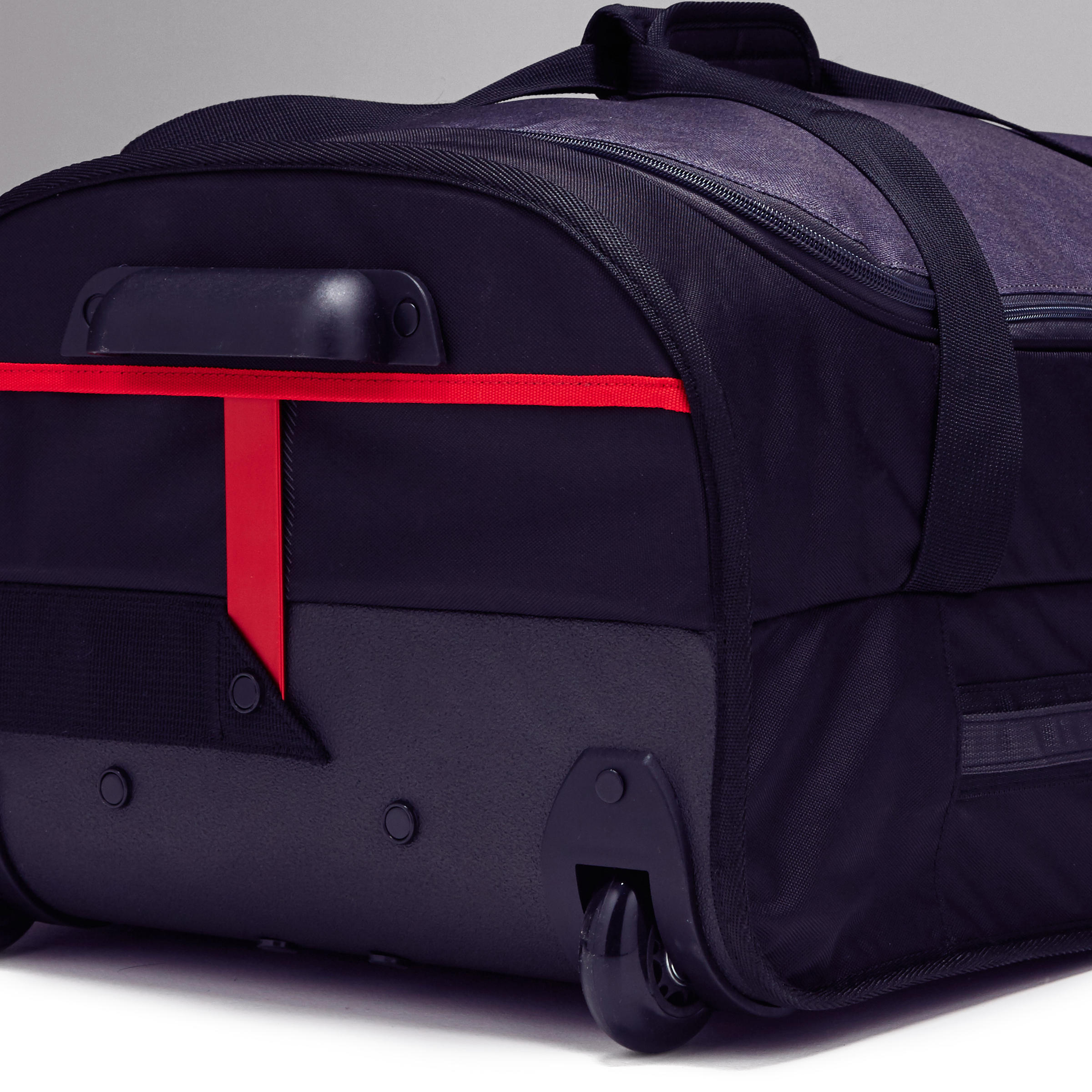 Club 100 70L 2-wheel travel bag with shoe compartment  7/9