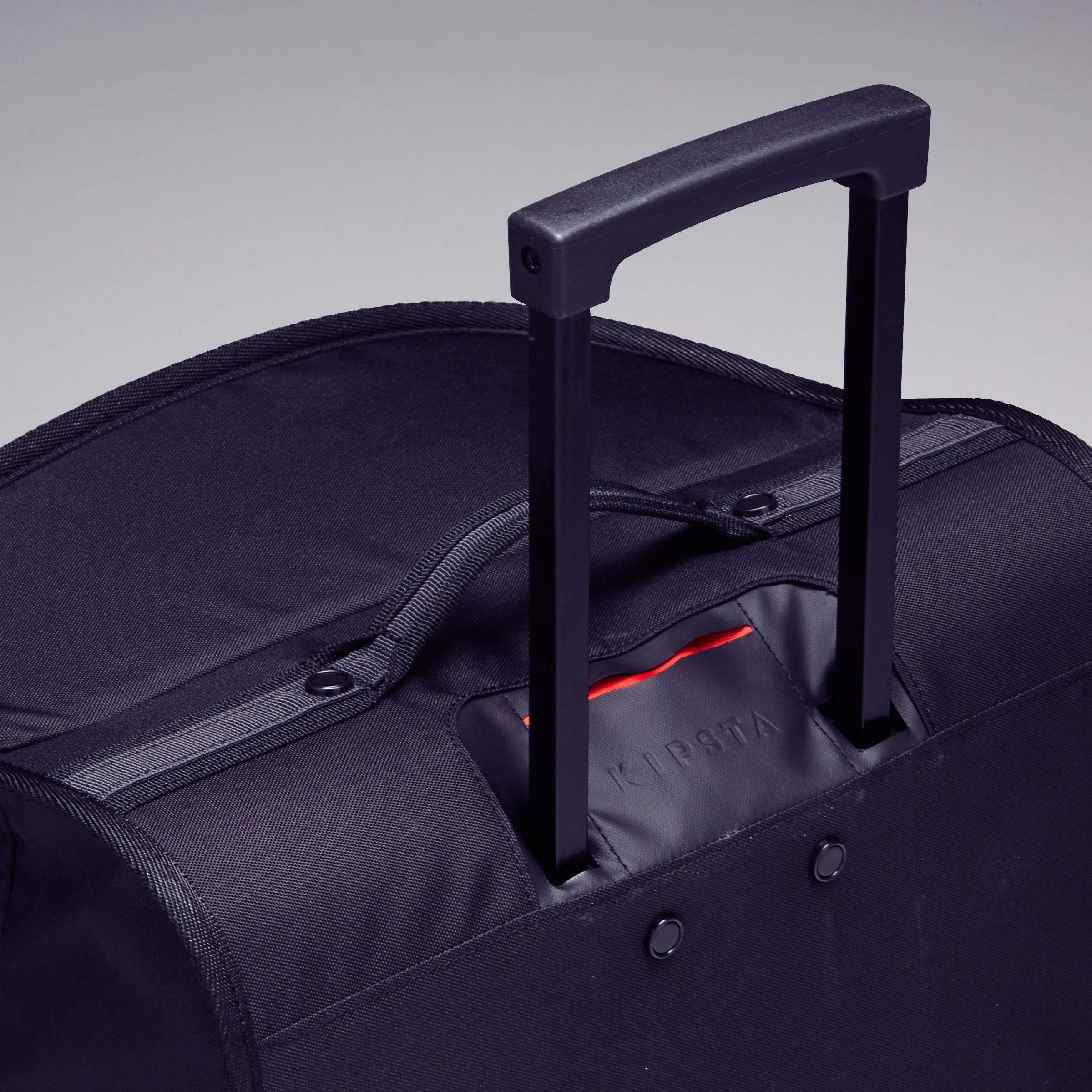 Club 100 70L 2-wheel travel bag with shoe compartment  8/9
