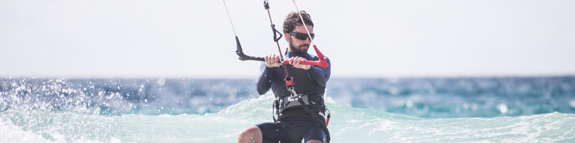 hoe kies je een zonnebril voor watersport