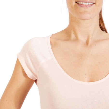 500 Women's Slim-Fit Pilates & Gentle Gym T-Shirt - Light Pink