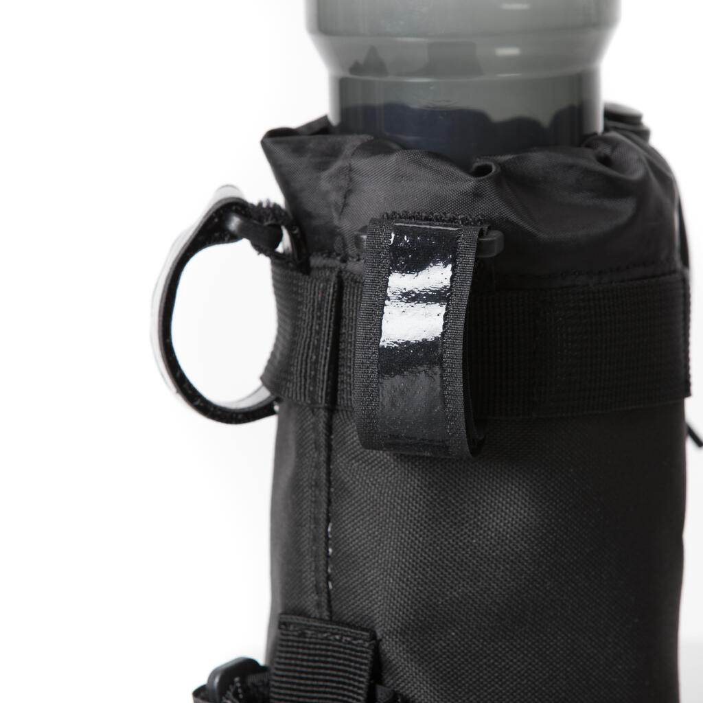 Porte-bidon de cintre de vélo en textile.