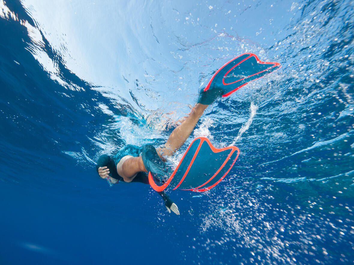 Anticiper les crampes et l'hypoglycémie pour une sortie snorkeling sereine