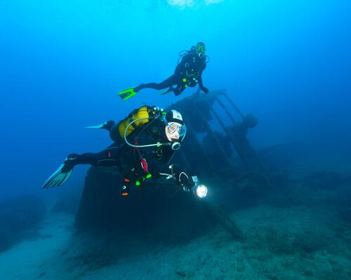 ¿Por qué revisar su equipo de buceo?