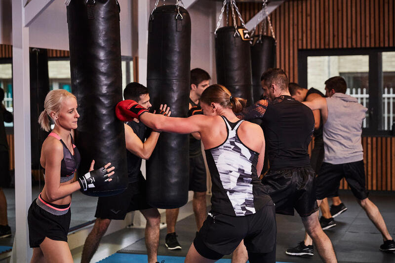 Boxe : entrainement au sac de frappe