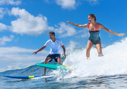 Apprendre à surfer à l'âge adulte