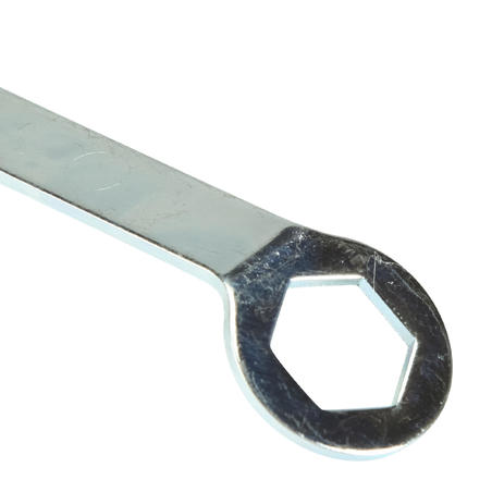 Алюминиевый ключ для шипов.