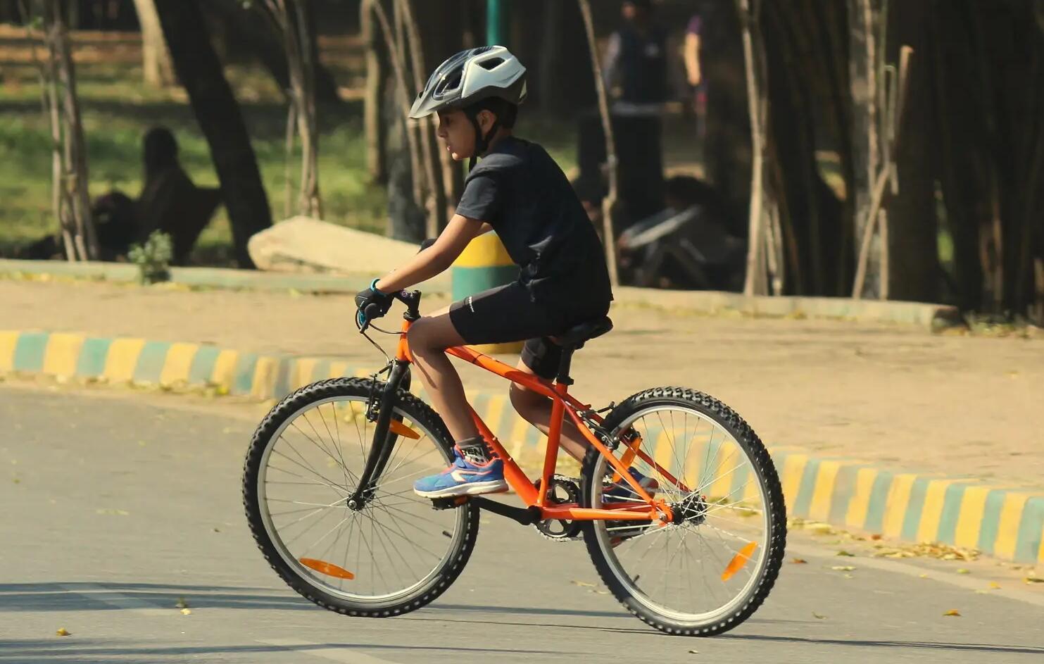 Kind mit Fahrradhose