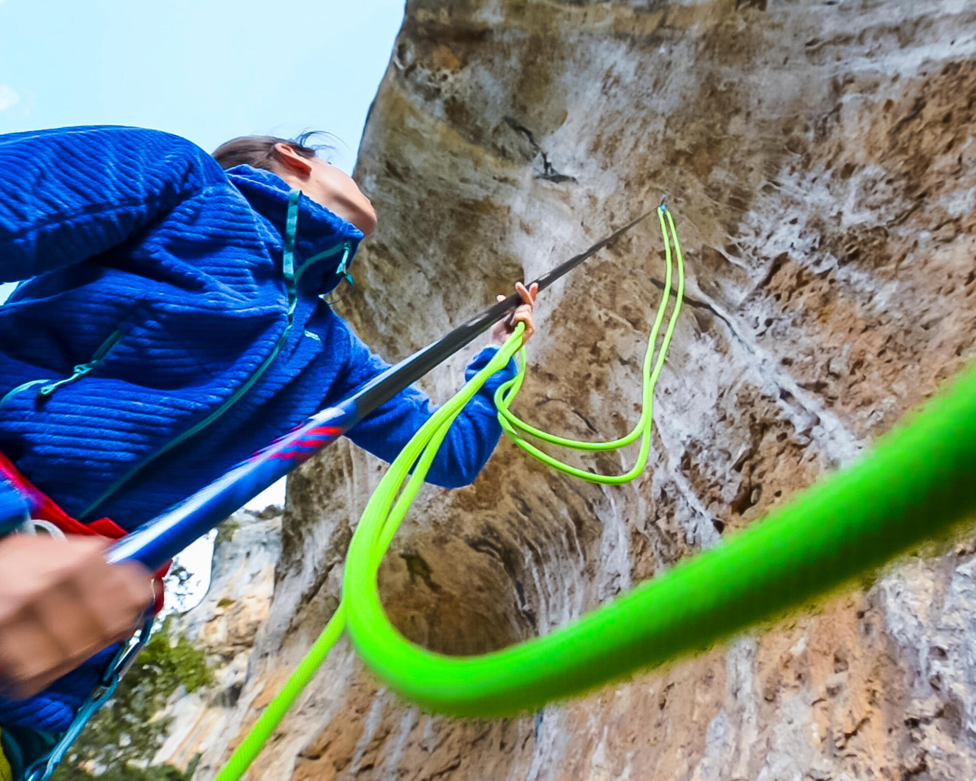 De ce echipament ai nevoie pentru escalada practicată în exterior?